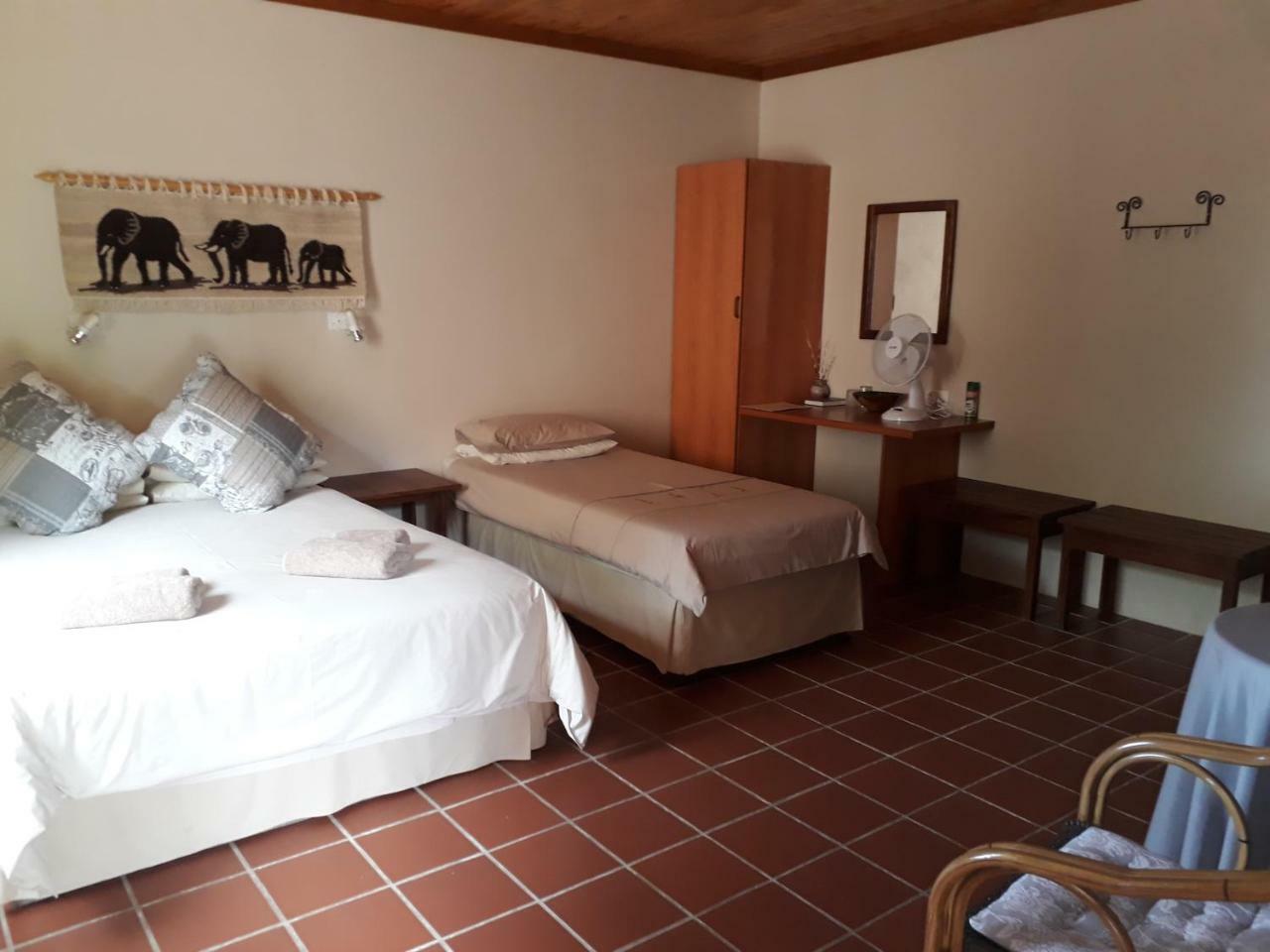 Buschberg Guest Farm Villa Outjo Luaran gambar